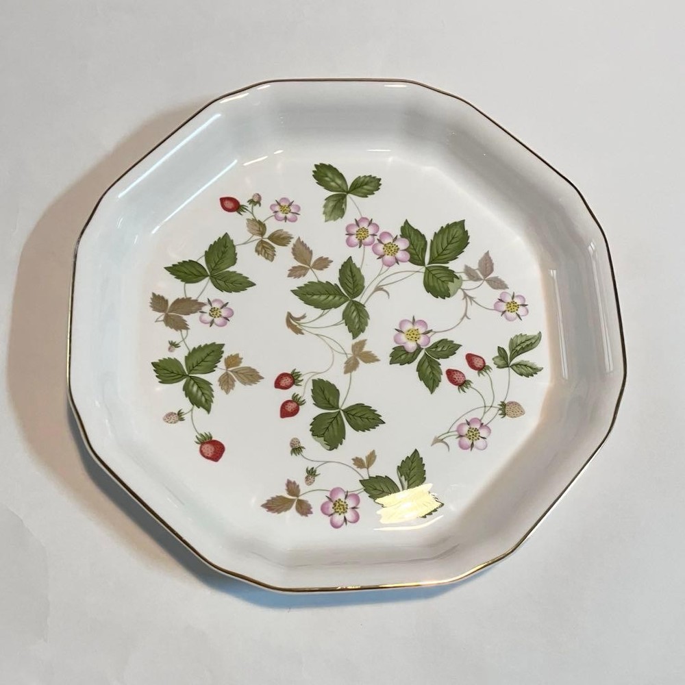 Wedgwood Wild Strawberry Octagonal Platter 25.5cm Bone China Floral Used