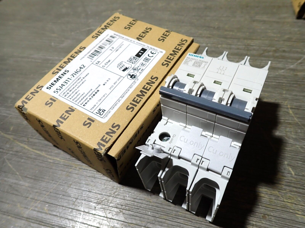 SIEMENS 5SJ4311-7HG42 CIRCUIT BREAKER NEW