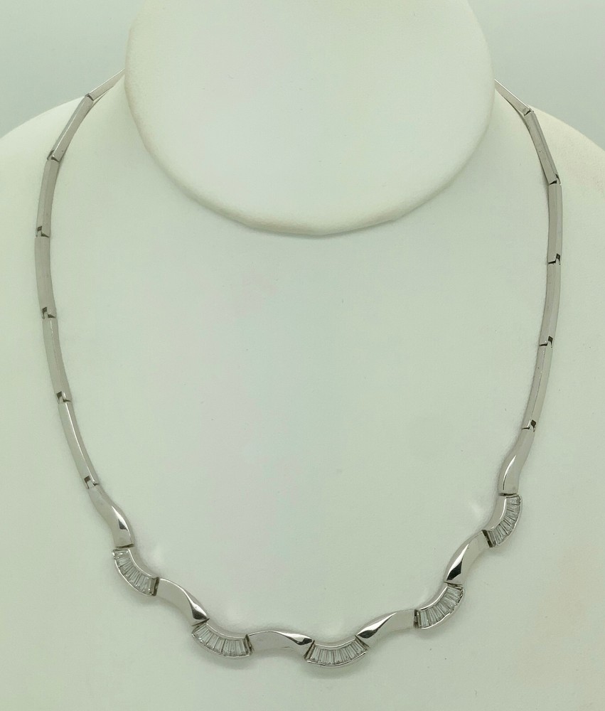 Modern Wavy Sterling Silver Cubic Zirconia Choker Necklace 16.5