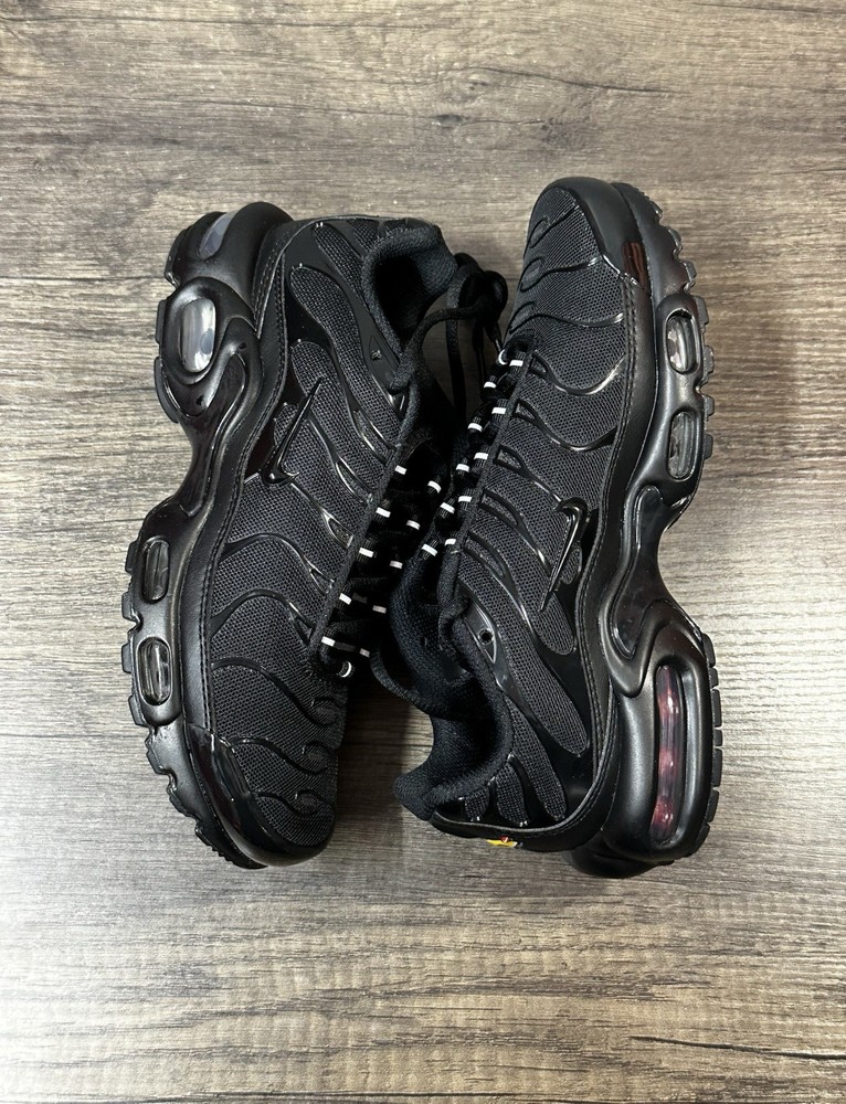 Nike Air Max Plus Triple Black DM2362-002 Women’s Size 6