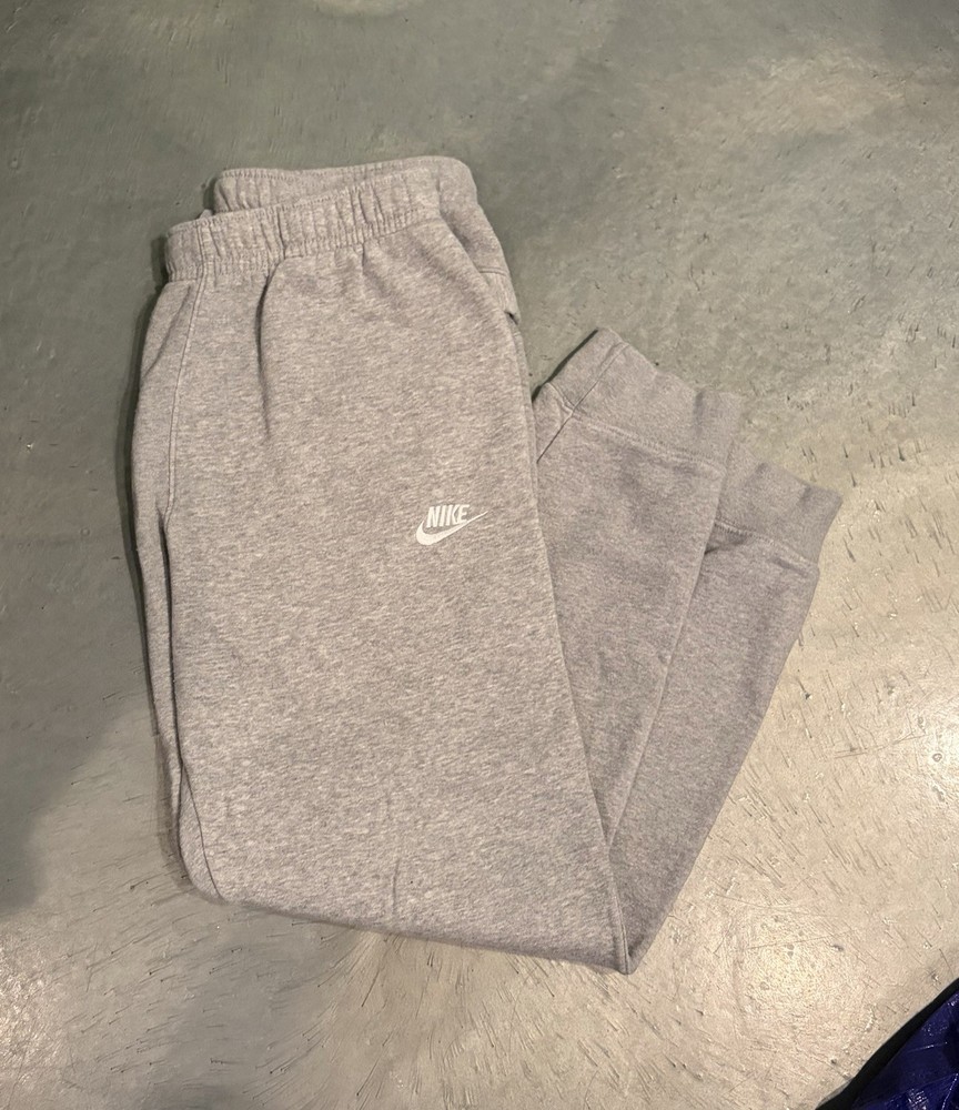 Nike Men’s Gray Fleece Jogger Pants Size M