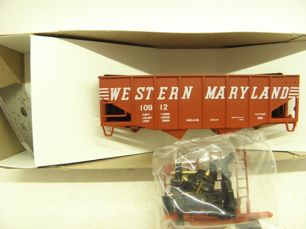 Stewart Hobbies Fishbelly 55 Ton 2 Bay Hopper Wm #10912 -Ho Scale Kit