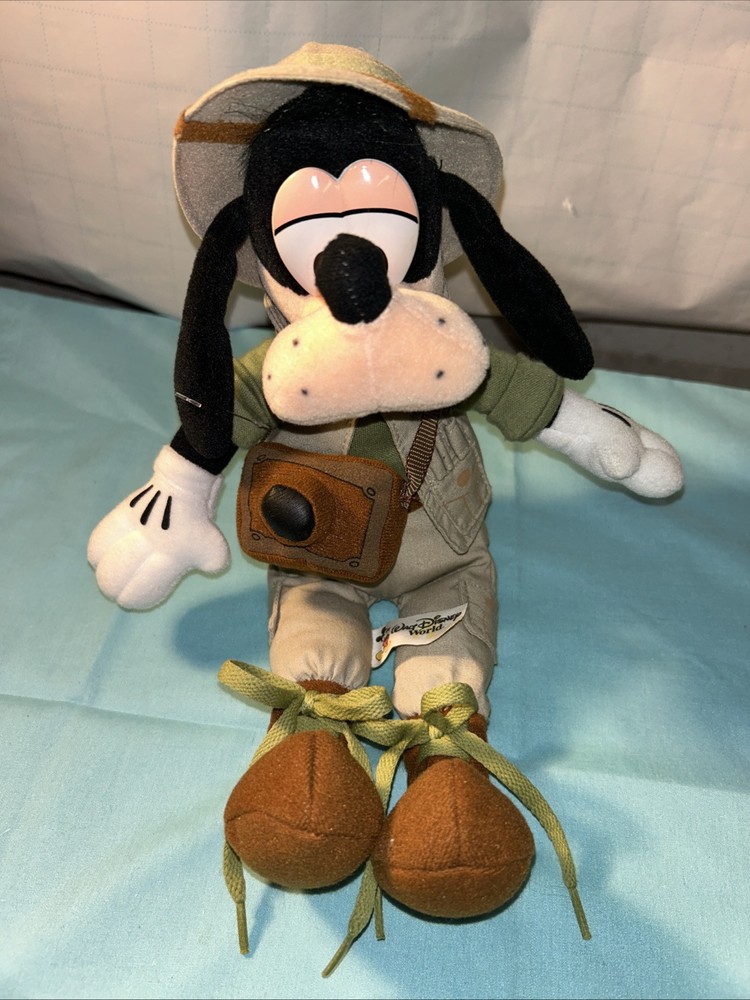 Gently Used Walt Disney World Plush Ranger Goofy w Camera Stuffed Animal – 12 in