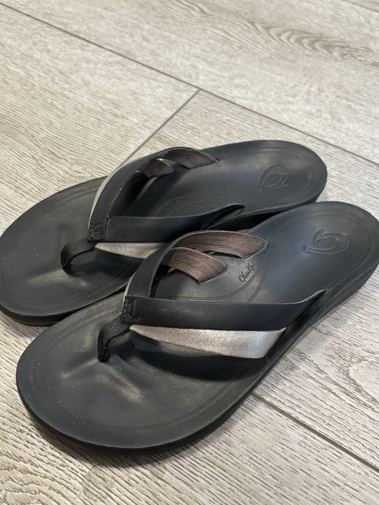 Olukai Kaekae Black Silver Leather Thong Flip Flops Women US 7