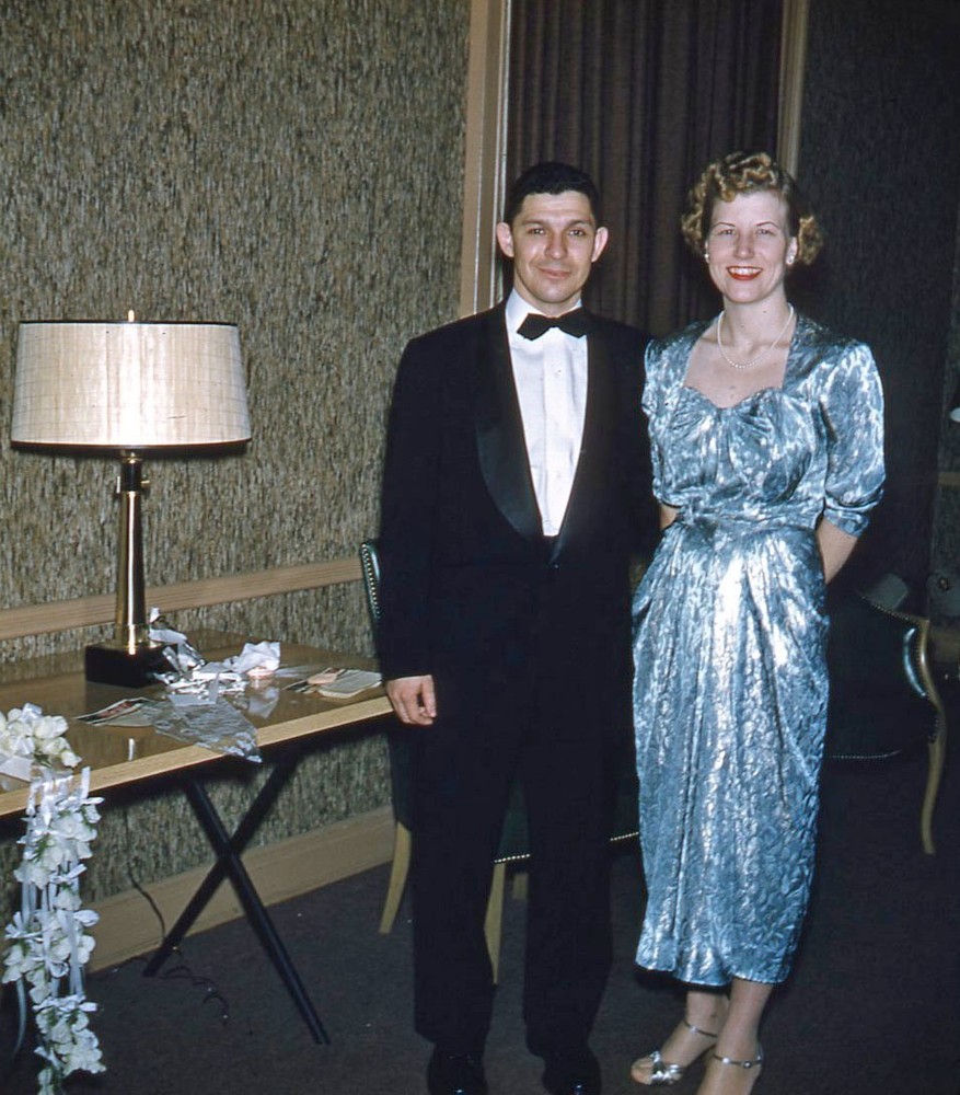 Vintage Stereo Realist Photo 3D Slide WEDDING GUESTS Couple
