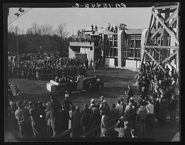Photo:Greenbelt Maryland 1930s FSA Crowd at Building Dedication Ceremony