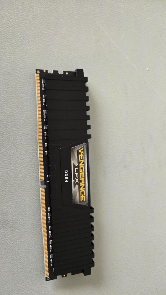 CORSAIR VENGEANCE LPX DDR4 RAM 128GB (4x32GB) 3200MHz
