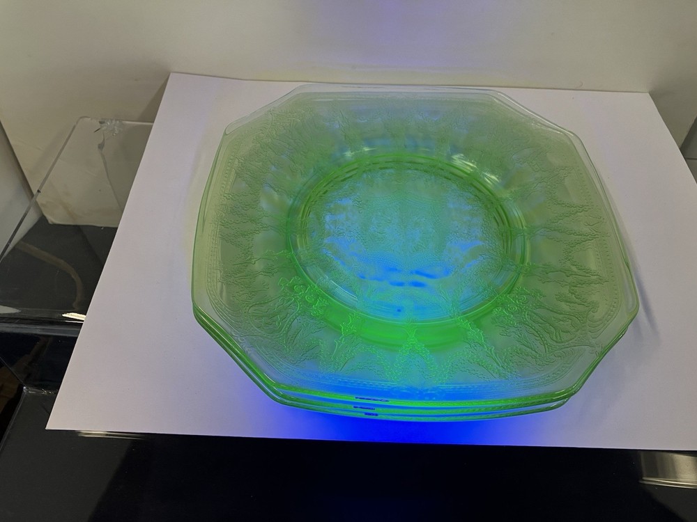 Set of 3 Green Cameo Ballerina Uranium Depression Glass 8 1/4” Square Plates