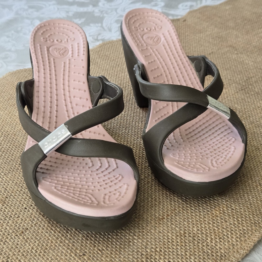 Women's Brown Pink Cyprus Heeled Crocs Open-Toe Sandals Size 6