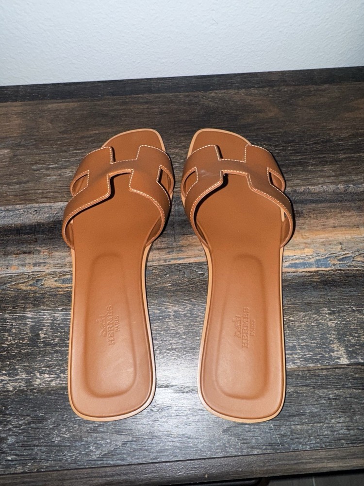 Hermes Oran Gold Sandals Size 41 US 8 Luxury Leather Slides