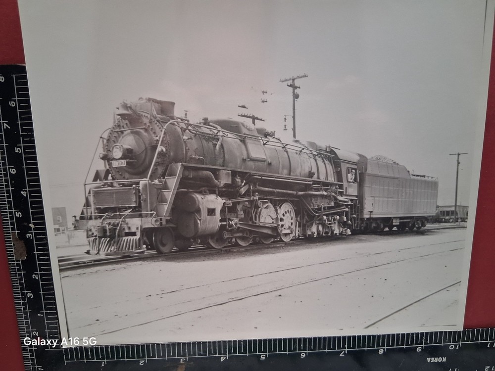 UNIDENTIFIED RAILROAD 2-8-4 LOCOMOTIVE #1977 PHOTO IN REGULAR SERVICE 1940's
