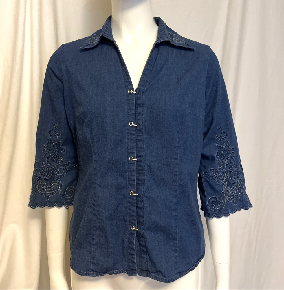 Quizz Petite Womens Blue Stretch Top with Hook Front and Cute Sleeves Size P Small