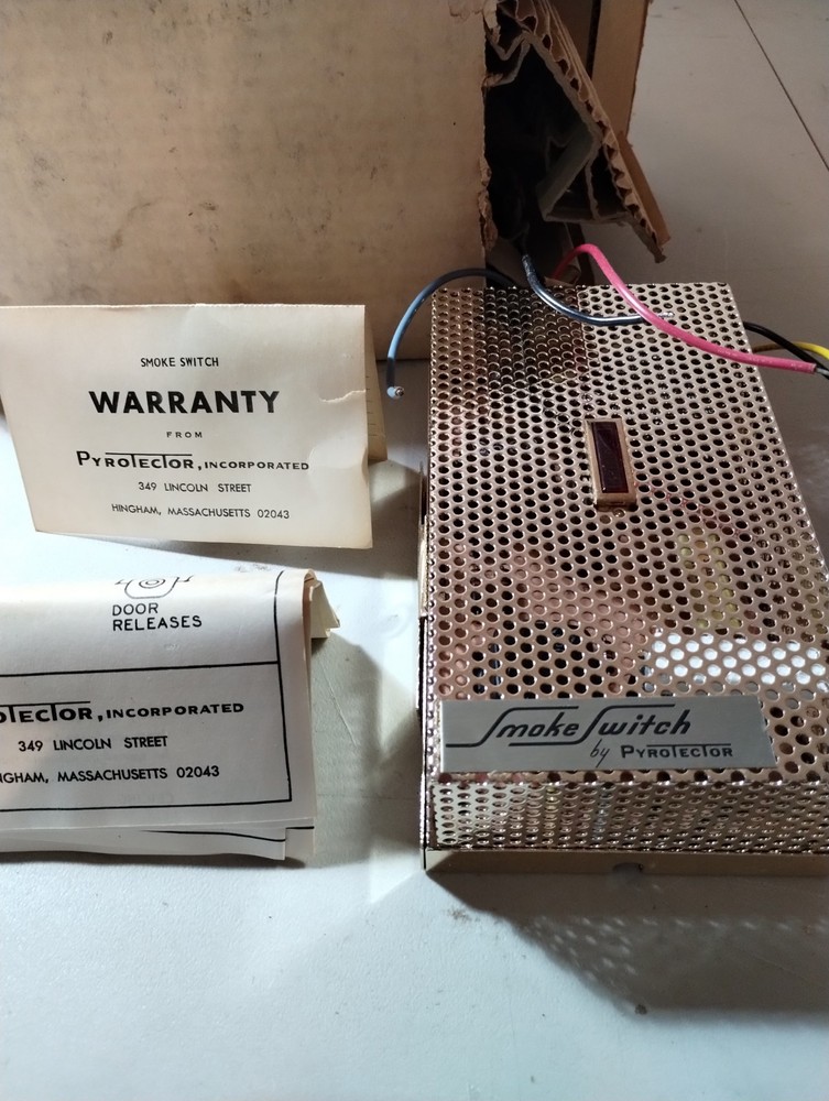 NOS Vintage Pyrotector Smoke Detector New in box Retro Gold Grill Cover