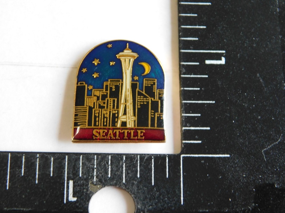 SEATTLE WASHINGTON SPACE NEEDLE TRAVEL PIN