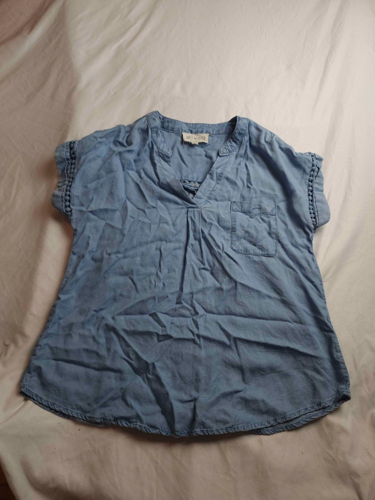 Sweet Wanderer Blouse Top Womens Large Blue Chambray Short Sleeve V-Neck