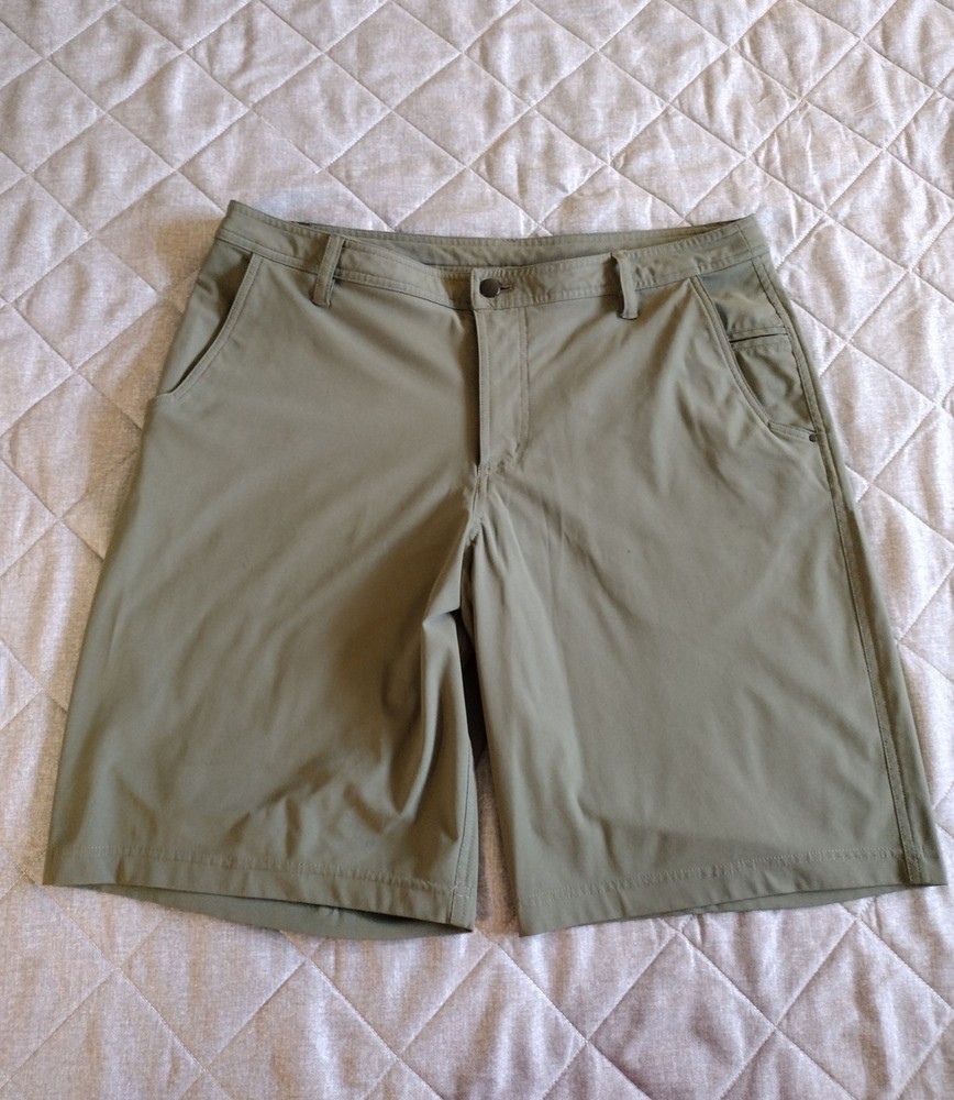 Lululemon Shorts Mens Sz 40 Olive Green Commission 10