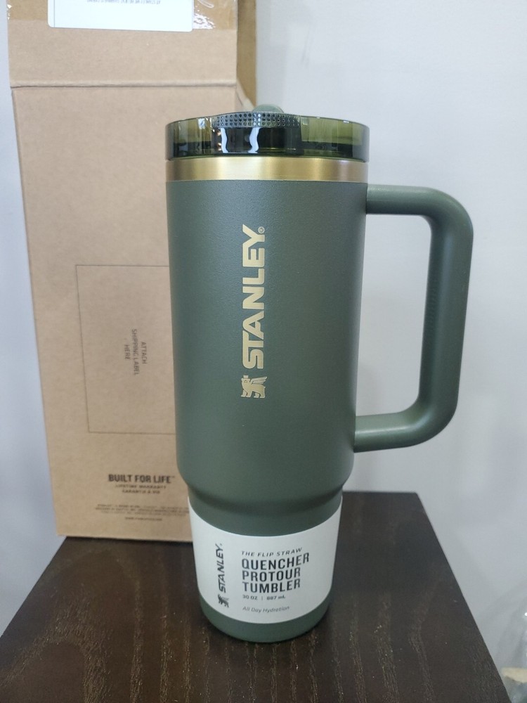 Stanley Flip Straw ProTour Quencher Tumbler / 30oz / Color: Cypress