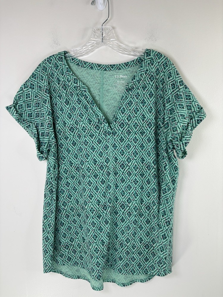 LL Bean Top Womans X-Large Green Geometric Print Split Neck