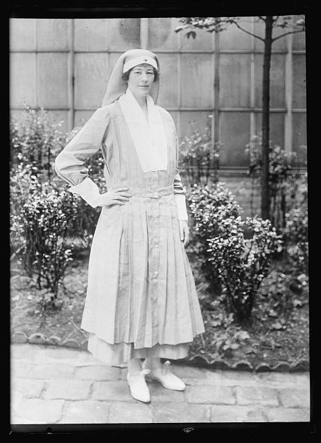 Photo:American Red Cross Canteen Worker Uniform Woman 1918 WWI Volunteer
