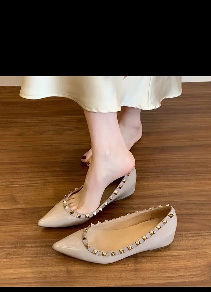 2025 Summer Sexy Riveted Pointed-Toe Lacquer Single Shoes