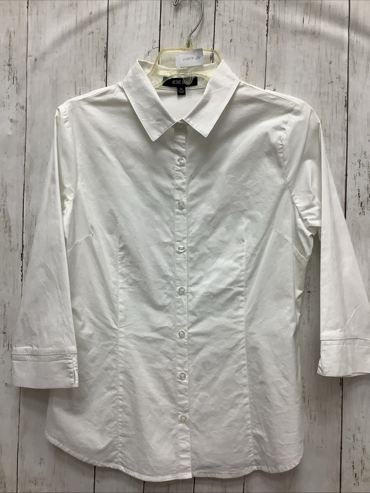 Active USA Women’s White Button Up Shirt XL