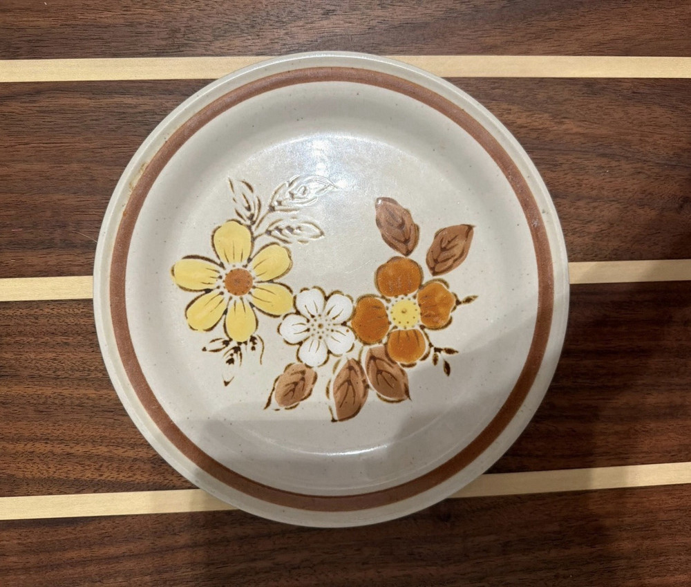 Wildwood Autumn Collection Stoneware Floral Round Plate Dishwasher Safe Japan