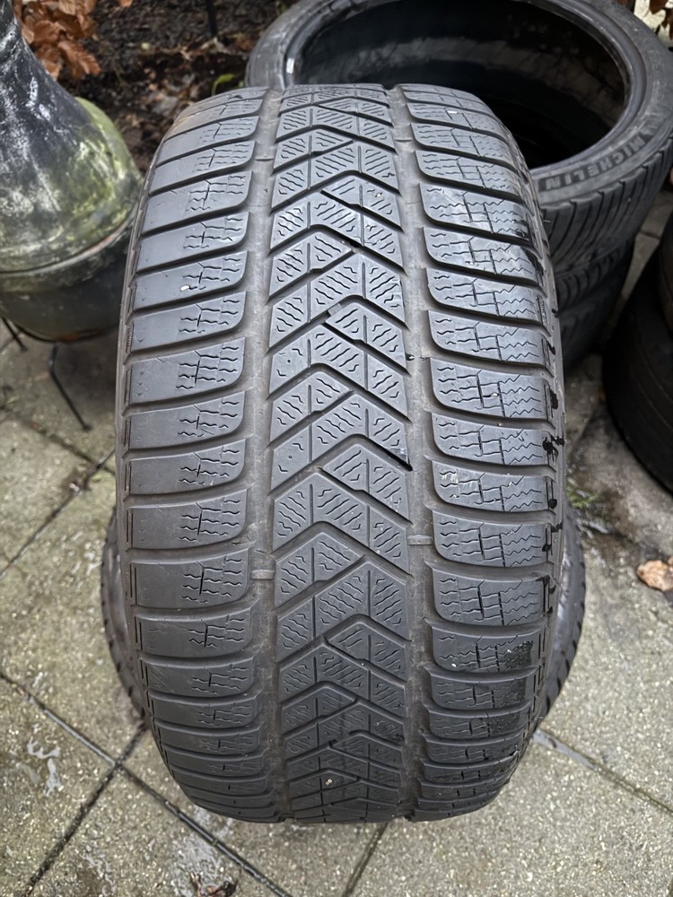 2x Pirelli Winter Sottozero 3 275/35R21 winter tire/winterreifen