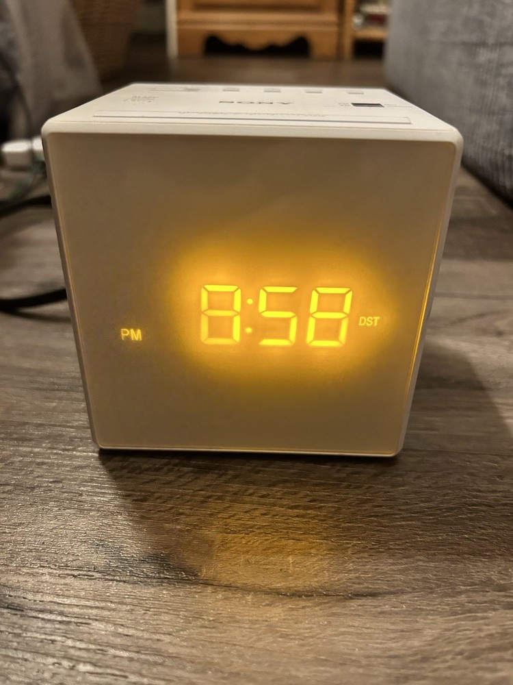 Sony Model ICF-C1 White Alarm Clock Digital Radio LCD AM/FM- TESTED & WORKING
