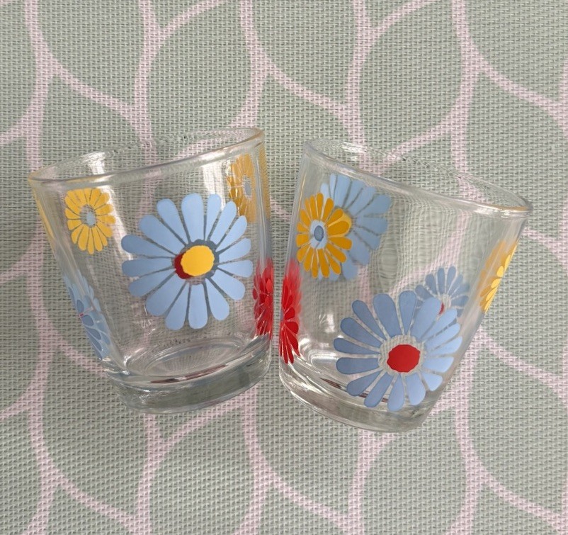 Vintage Hazel Atlas Sour Cream Glasses Flower Power Color 1/2 Pint (2) MCM Drink