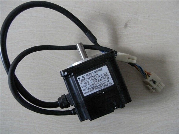 Used 1Pcs Yaskawa Ac Servo Motor SGMP-01A314 Plc Module ki