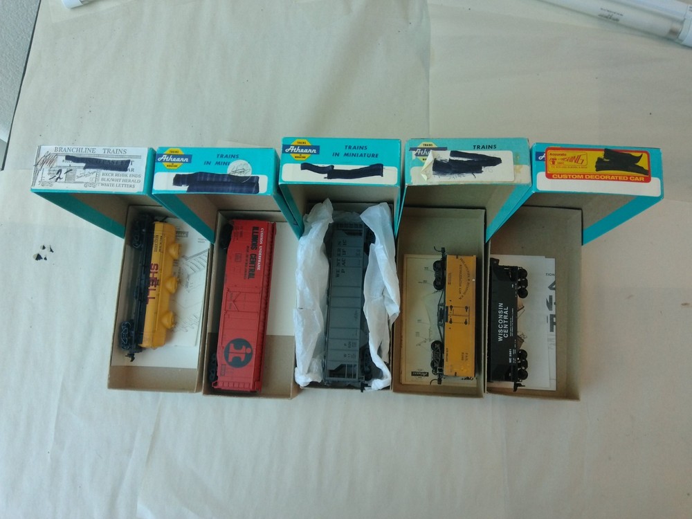 Athearn HO Scale Grab Bag 5-021 5 Pieces