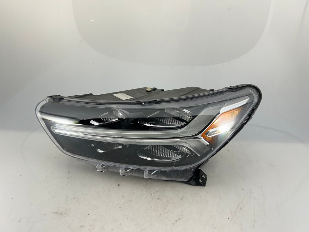 2019-2021 Volvo XC40 OEM Full LED Driver Side Headlight Left 32291211