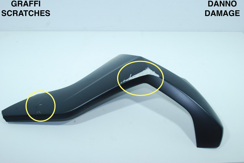 SCOCCA FIANCHETTO ANTERIORE SINISTRO PIAGGIO BEVERLY 400 S ABS-ASR 2021 2023