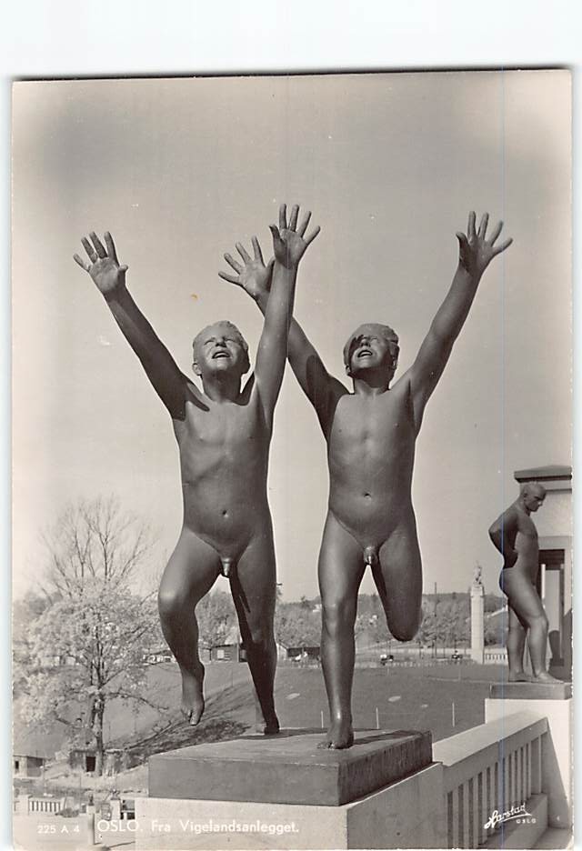 Postcard Fra Vigelandsanlegget Oslo Norway