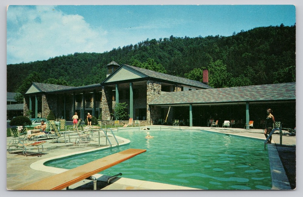 Gatlinburg TN Riverside Hotel Swimming Pool Vintage Chrome Postcard Smokies