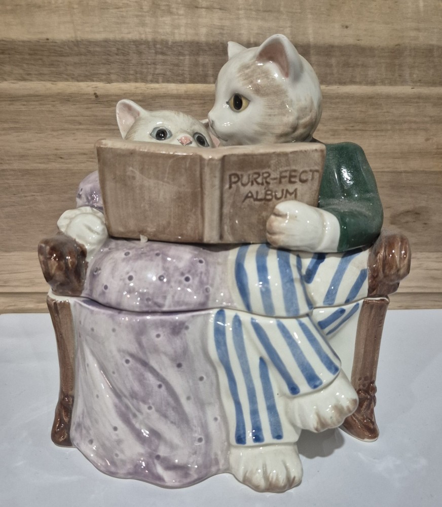 VTG Fitz and Floyd Kittens Of Knightsbridge Trinket Box On A Couch Reading  Book