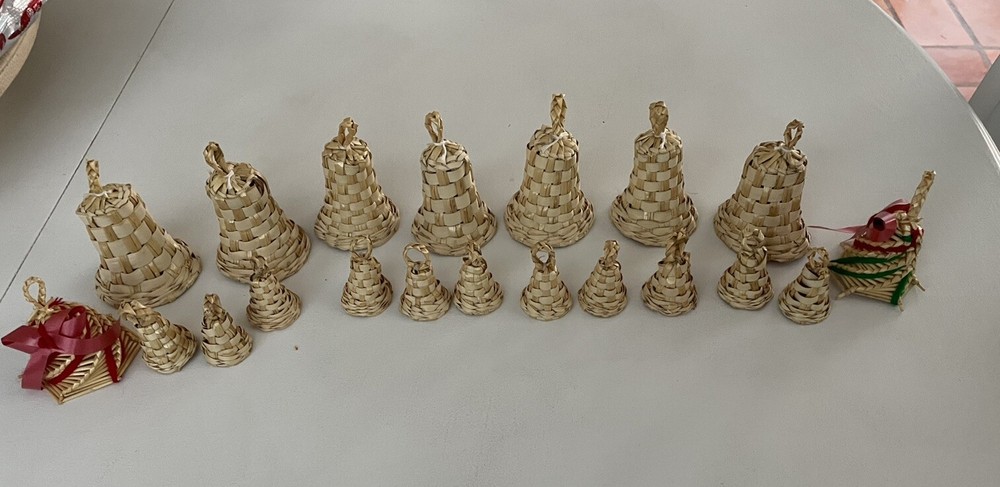 Lot of 20 MEXICAN STRAW FOLK ART CHRISTMAS Bells  Ornaments Hand Woven NEW