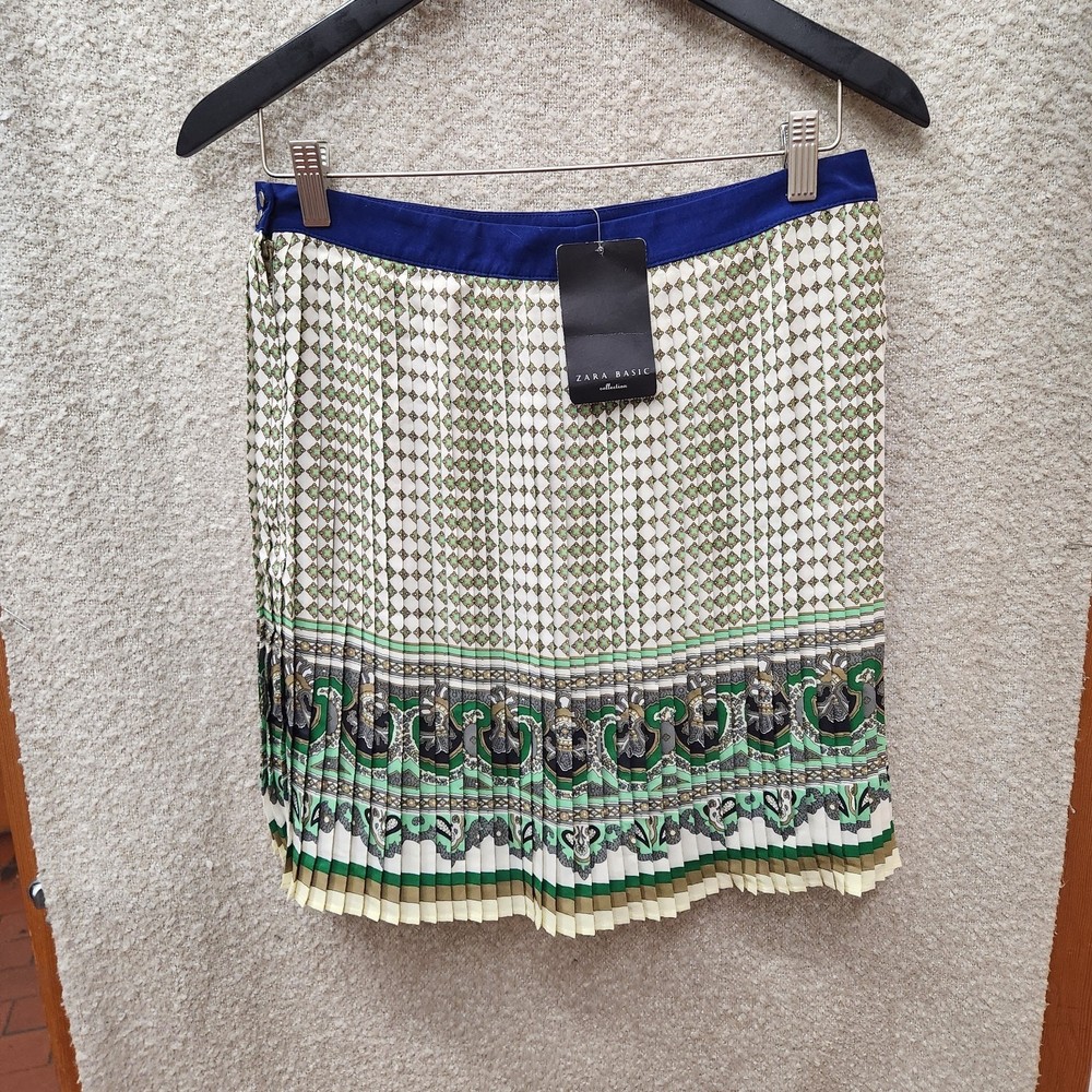 Zara Geometric 70's Style Women's Mini Flowy Skirt Green Pleated Size Small NWT