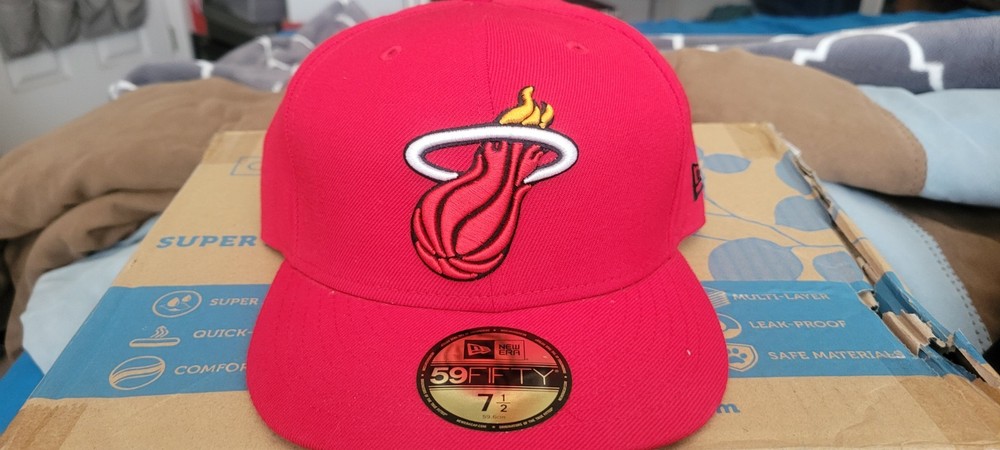 New Era 59FIFTY NBA Miami Heat Fitted Red Hat Cap Size 7 1/2 Basketball Logo ⭐️