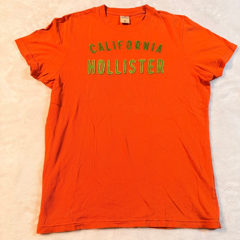 Vintage & Y2K Hollister Men's Orange Graphic T-Shirt