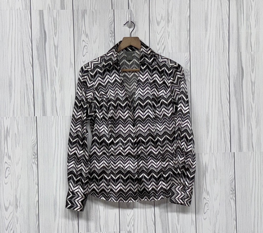 Ann Taylor blouse womens size 4 button up long sleeve black patterned top