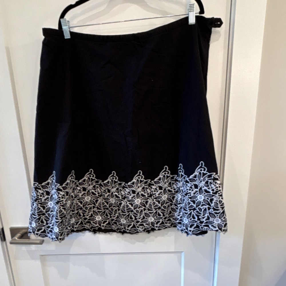 Talbots Black White Floral Embroidered A-Line Skirt Knee Plus Size 20W Women