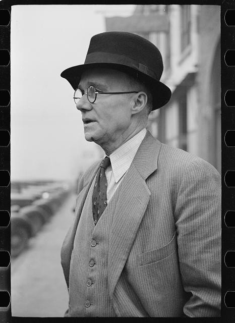 Photo:1930s Man in Bowler Hat Suit Portrait Black and White