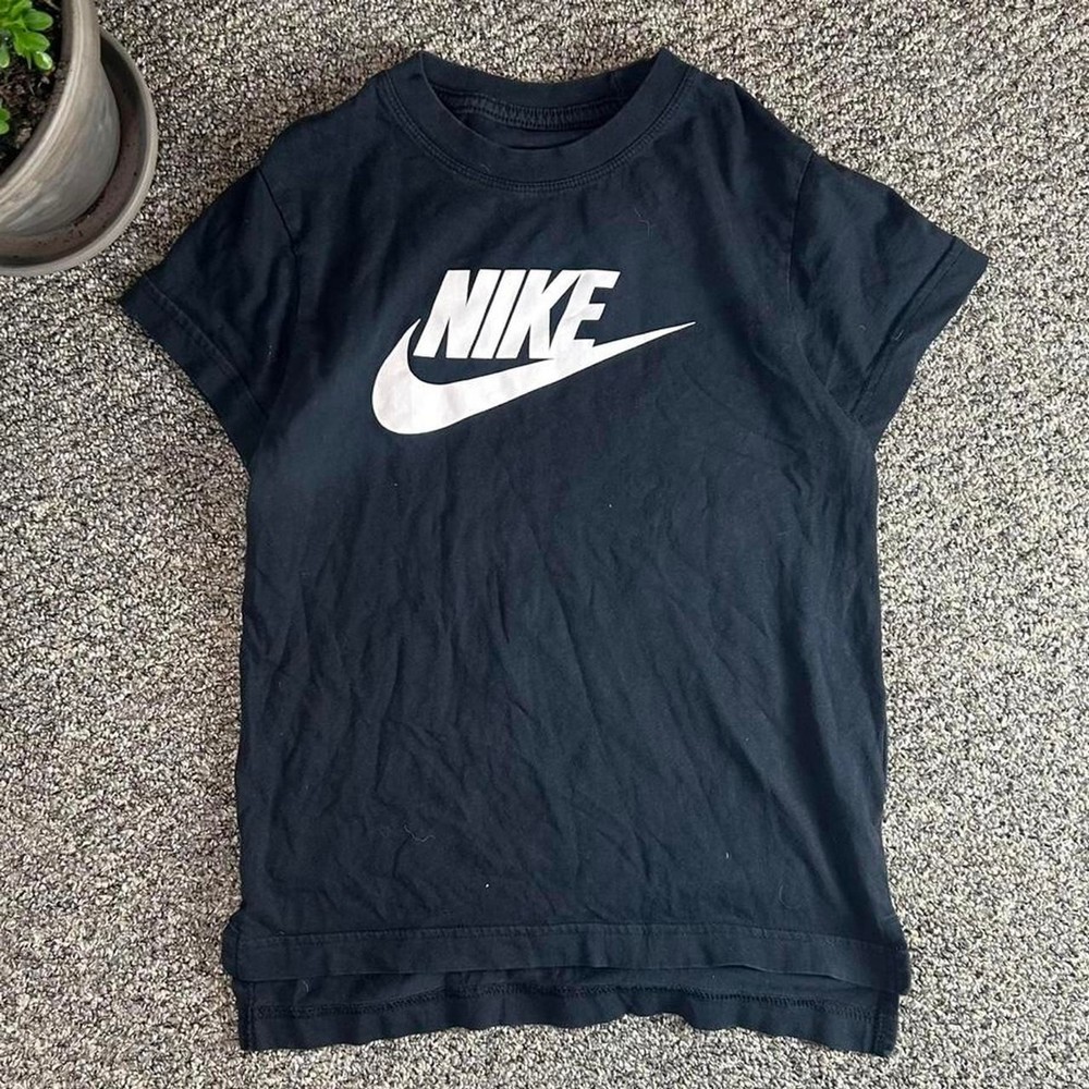 Nike Men's Black and Navy T-shirt
