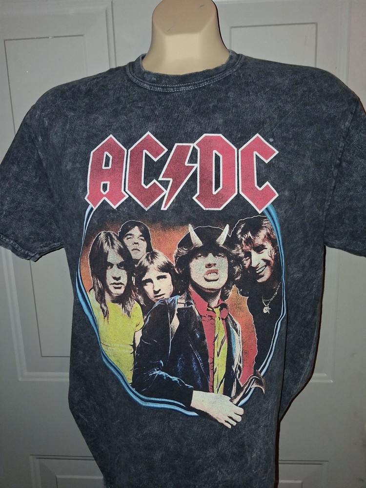 AC/DC Short Sleeve T-Shirt Size Medium, Cotton,  Highway To Hell