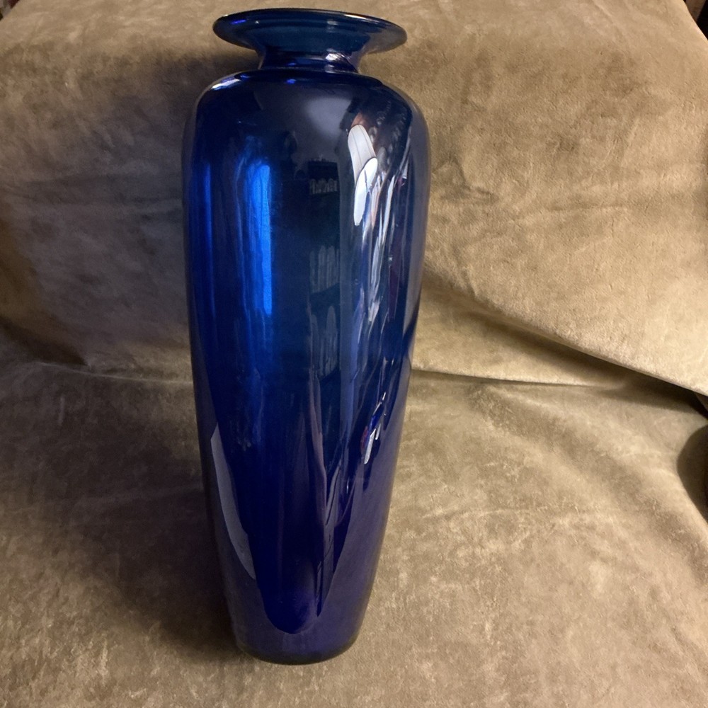 Vintage Tall cobalt blue Art glass vase With Wide Lip Design Mold Blown