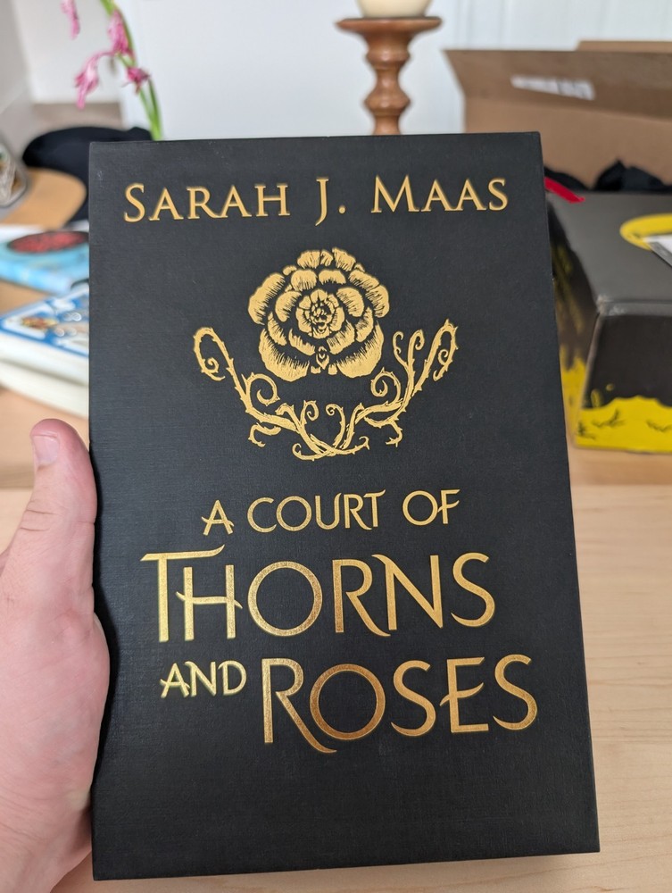 A Court of Thorns and Roses by Sarah J. Maas (2019, Hardcover)