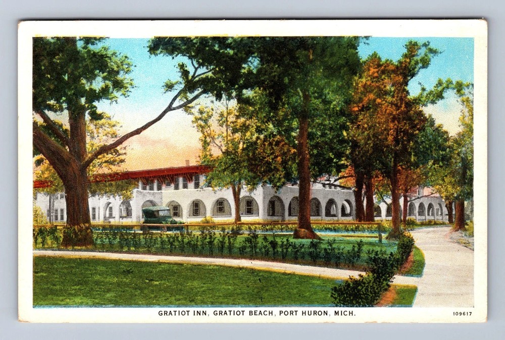Port Huron MI-Michigan Gratiot Inn Beach Vintage Postcard