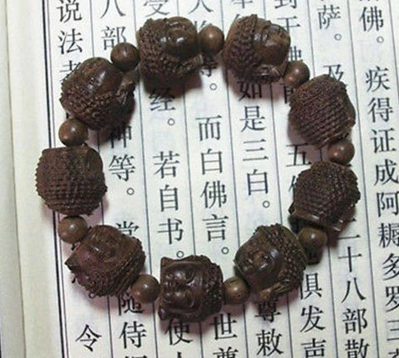 Fragrant Agarwood Carving Gautama Buddha Head Buddhist Prayer Bead Mala Bracelet