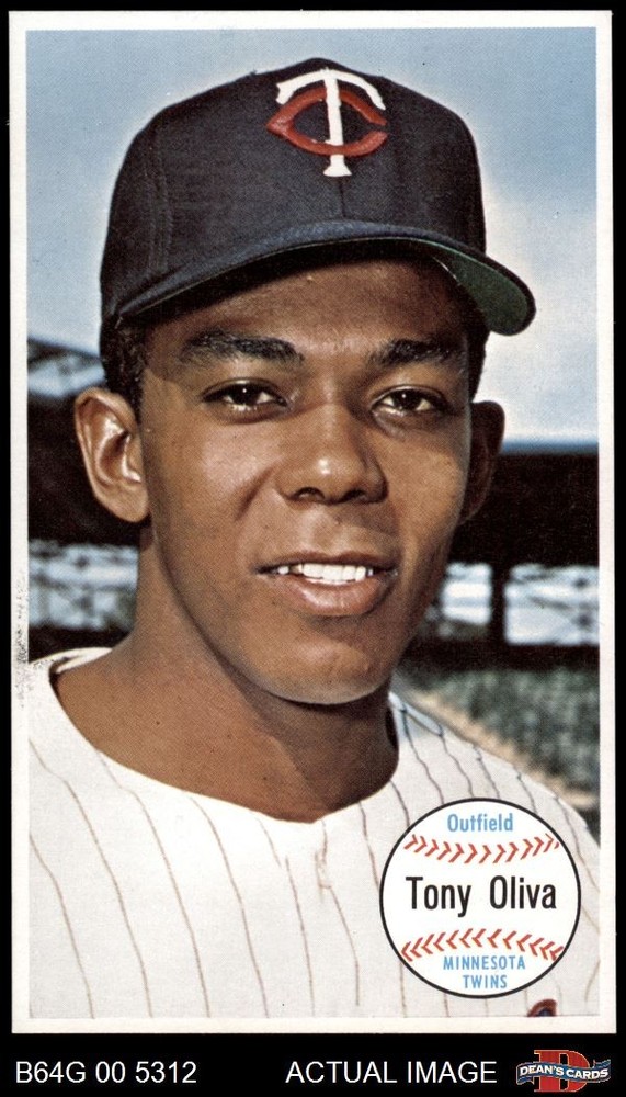1964 Topps Giants #44 Tony Oliva Twins HOF ROYw 8 - NM/MT